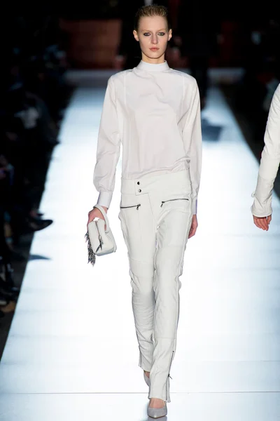 Look 5